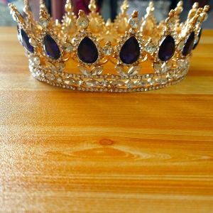 Tiara purple rhinestones
